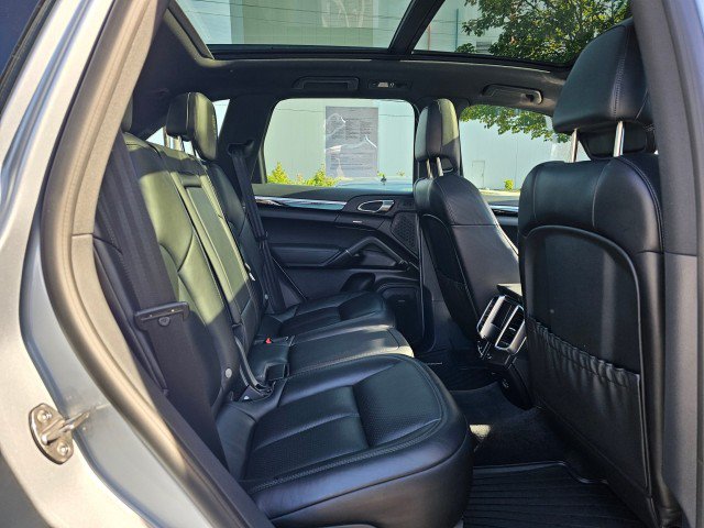 Used 2017 Porsche Cayenne Platinum Edition AWD/4WD image 13