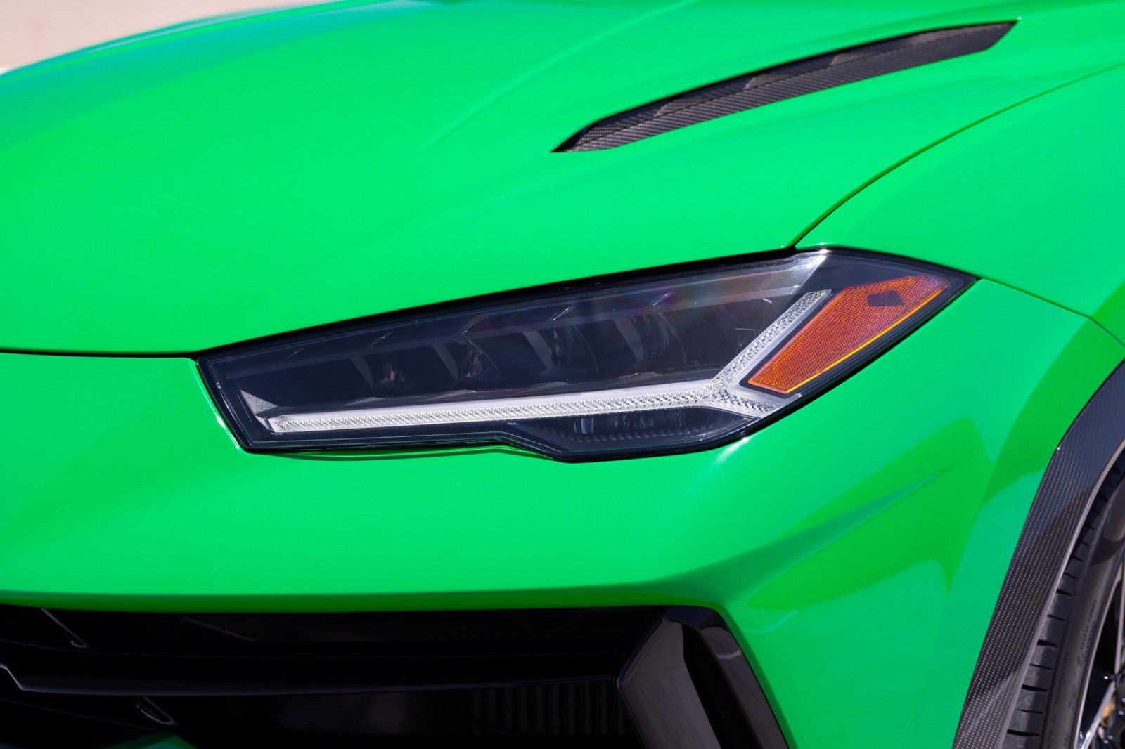 Used 2023 Lamborghini Urus Performante AWD/4WD image 20
