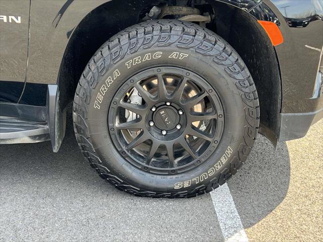 Used 2024 Chevrolet Suburban Premier AWD/4WD image 9