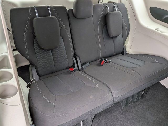 Used 2023 Chrysler Voyager LX FWD image 8