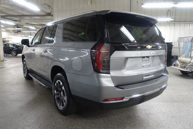 New 2026 Chevrolet Suburban LS image 5