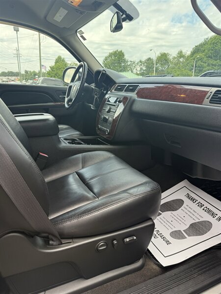 Used 2011 Chevrolet Silverado 1500 LTZ w/ LTZ Plus Package AWD/4WD image 29