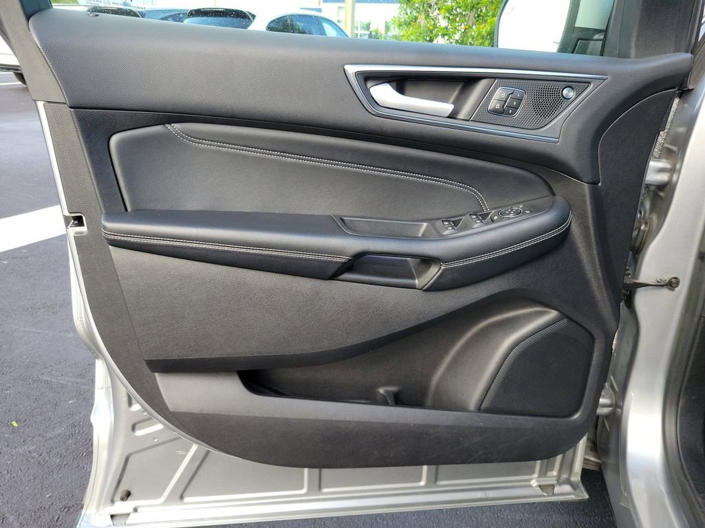 Used 2020 Ford Edge Titanium w/ Equipment Group 301A image 19