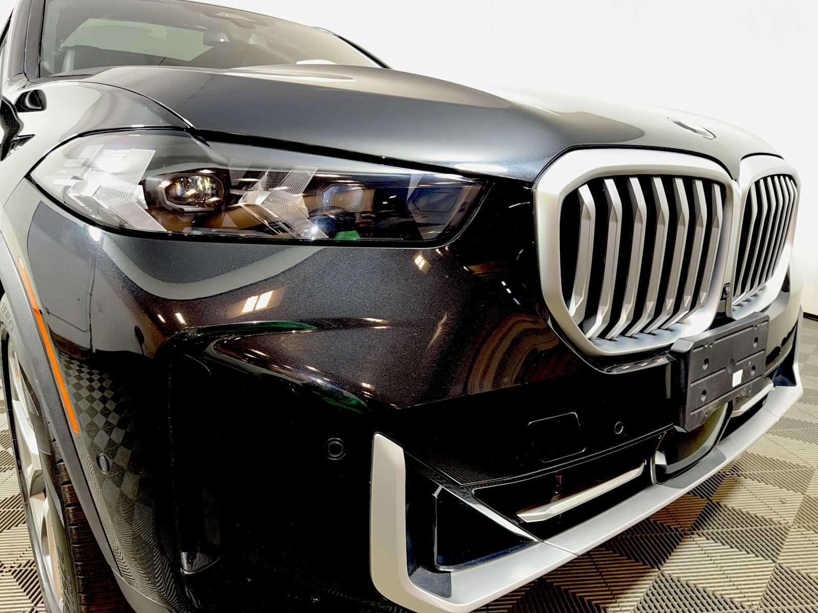 Used 2024 BMW X5 xDrive40i w/ Parking Assistance Package AWD/4WD image 25
