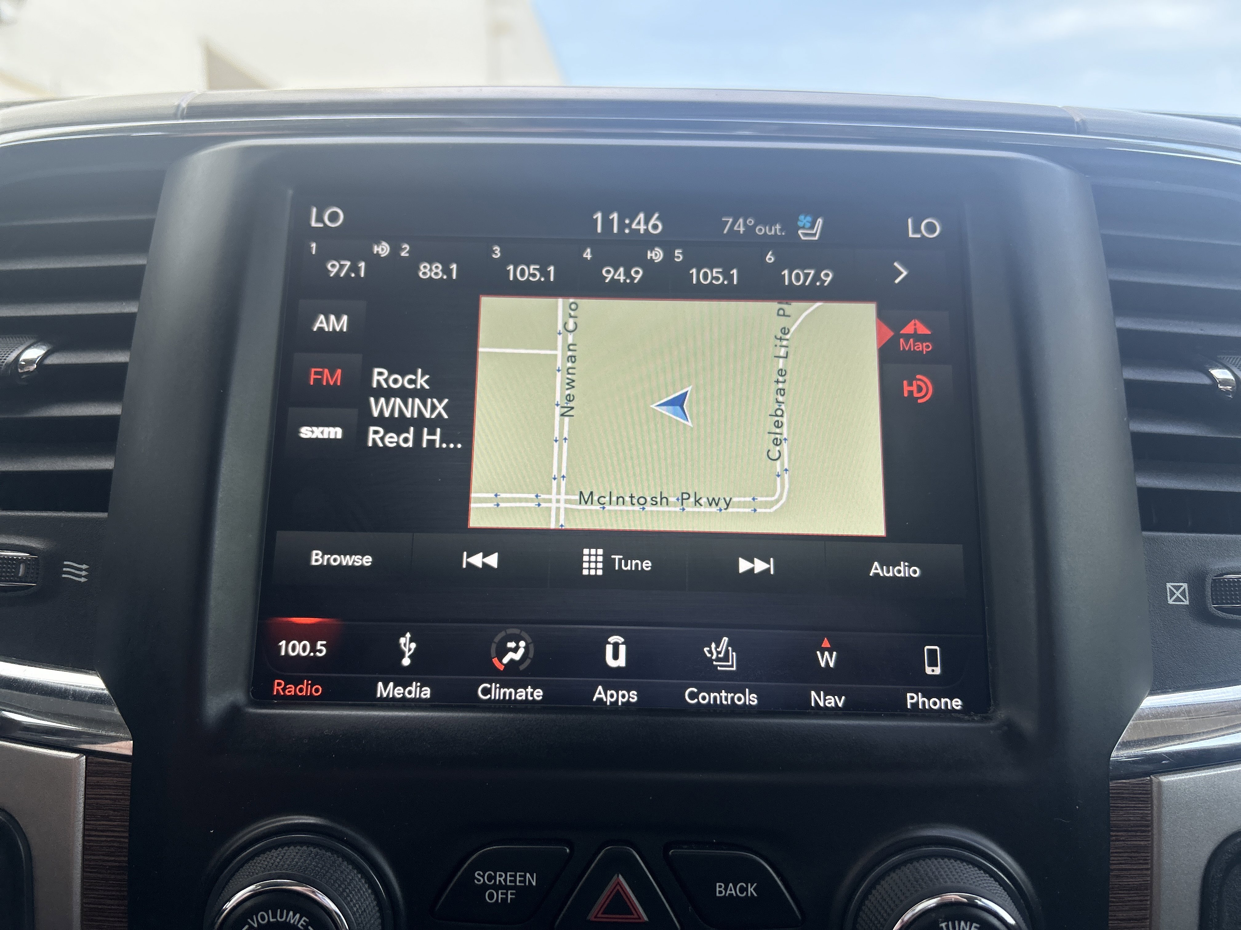 Used 2018 RAM 2500 Laramie w/ Off Road Package AWD/4WD image 13