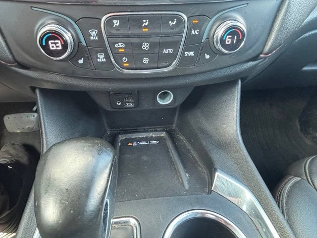 Used 2023 Chevrolet Traverse RS AWD/4WD image 27