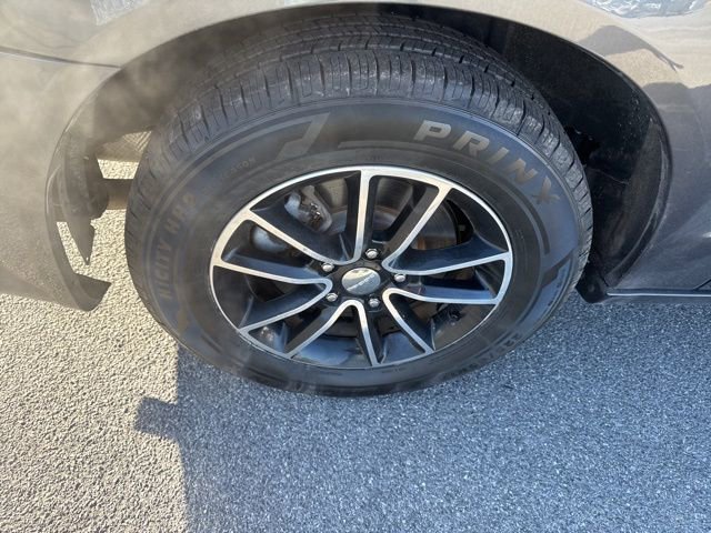 Used 2017 Dodge Grand Caravan SE image 9