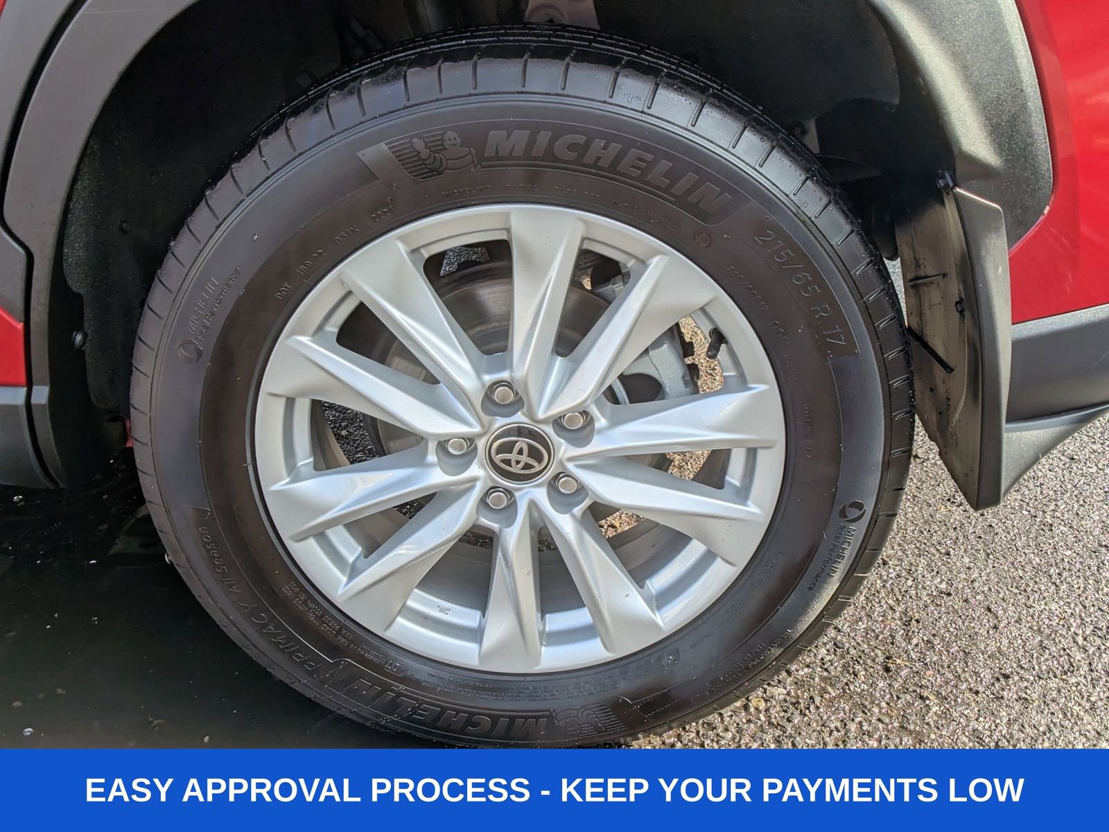 Used 2024 Toyota Corolla Cross LE image 12