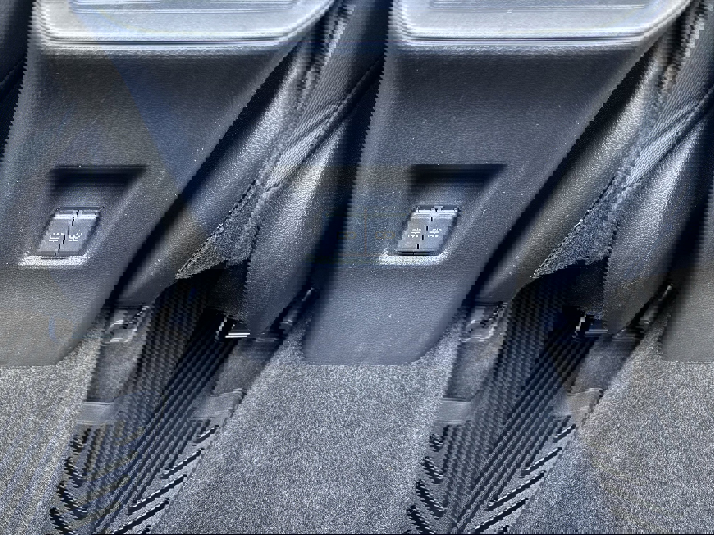 Used 2024 Toyota RAV4 XLE image 22