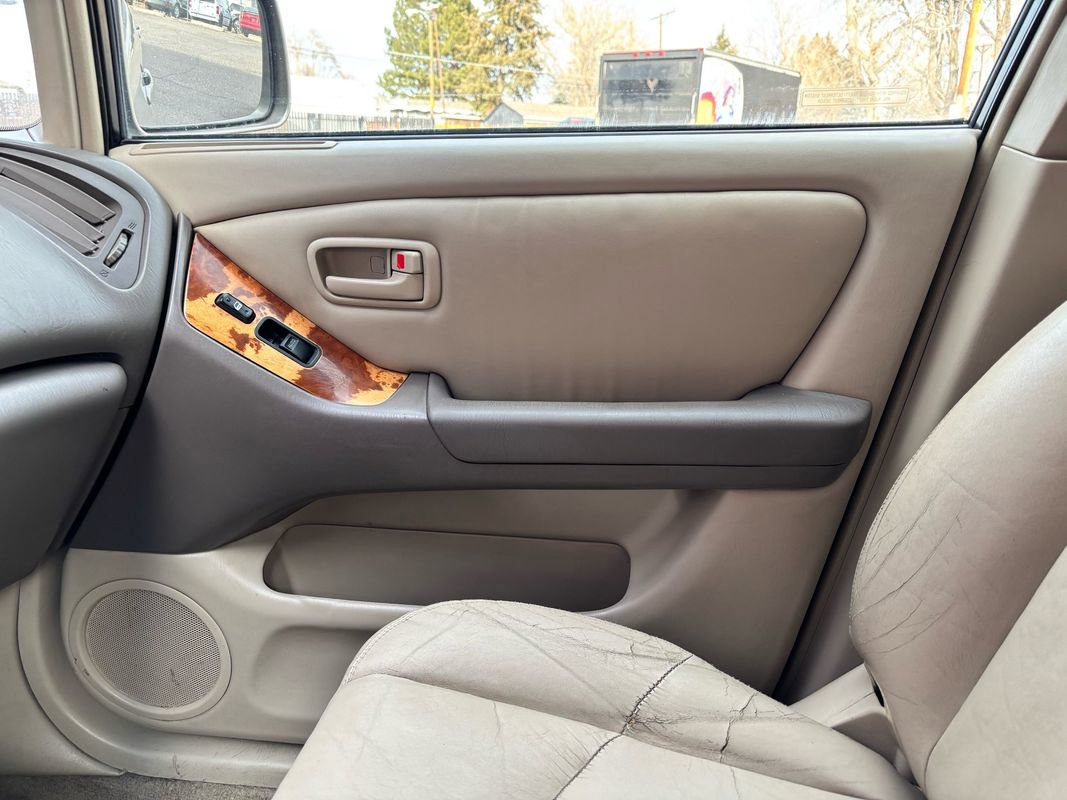 Used 2000 Lexus RX 300 image 9