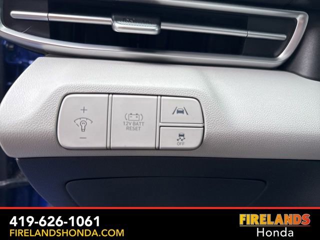Used 2023 Hyundai Elantra Limited FWD image 19
