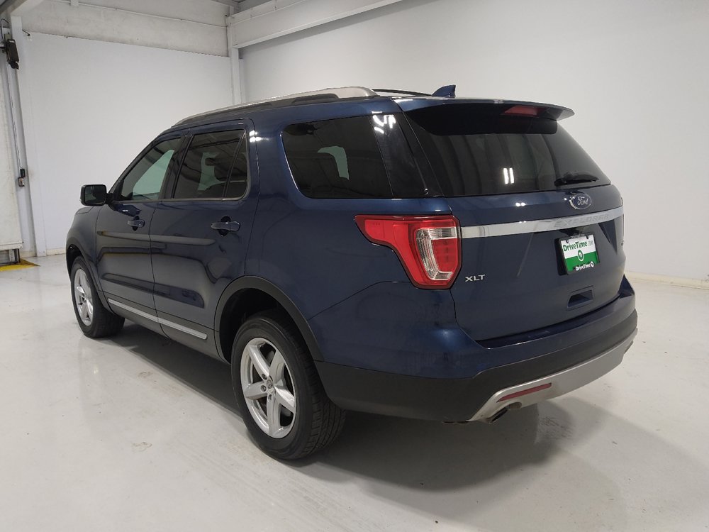 Used 2017 Ford Explorer XLT w/ Equipment Group 202A AWD/4WD image 5