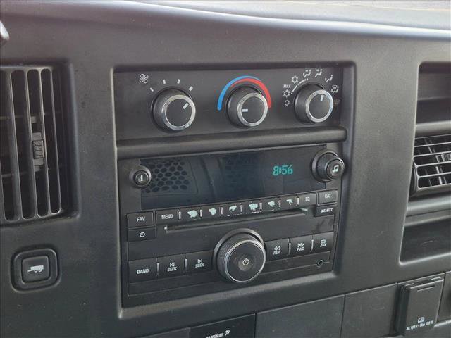 Used 2015 Chevrolet Express 2500 RWD image 12