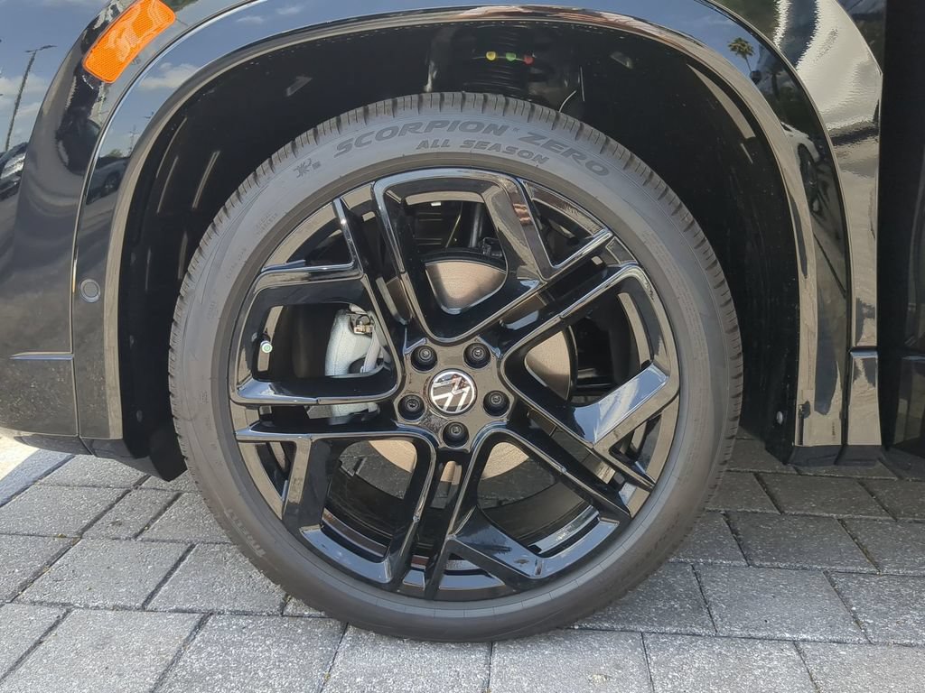 New 2026 Volkswagen Tiguan SE R-Line FWD image 33