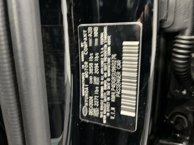 Used 2025 Hyundai Elantra Limited image 34