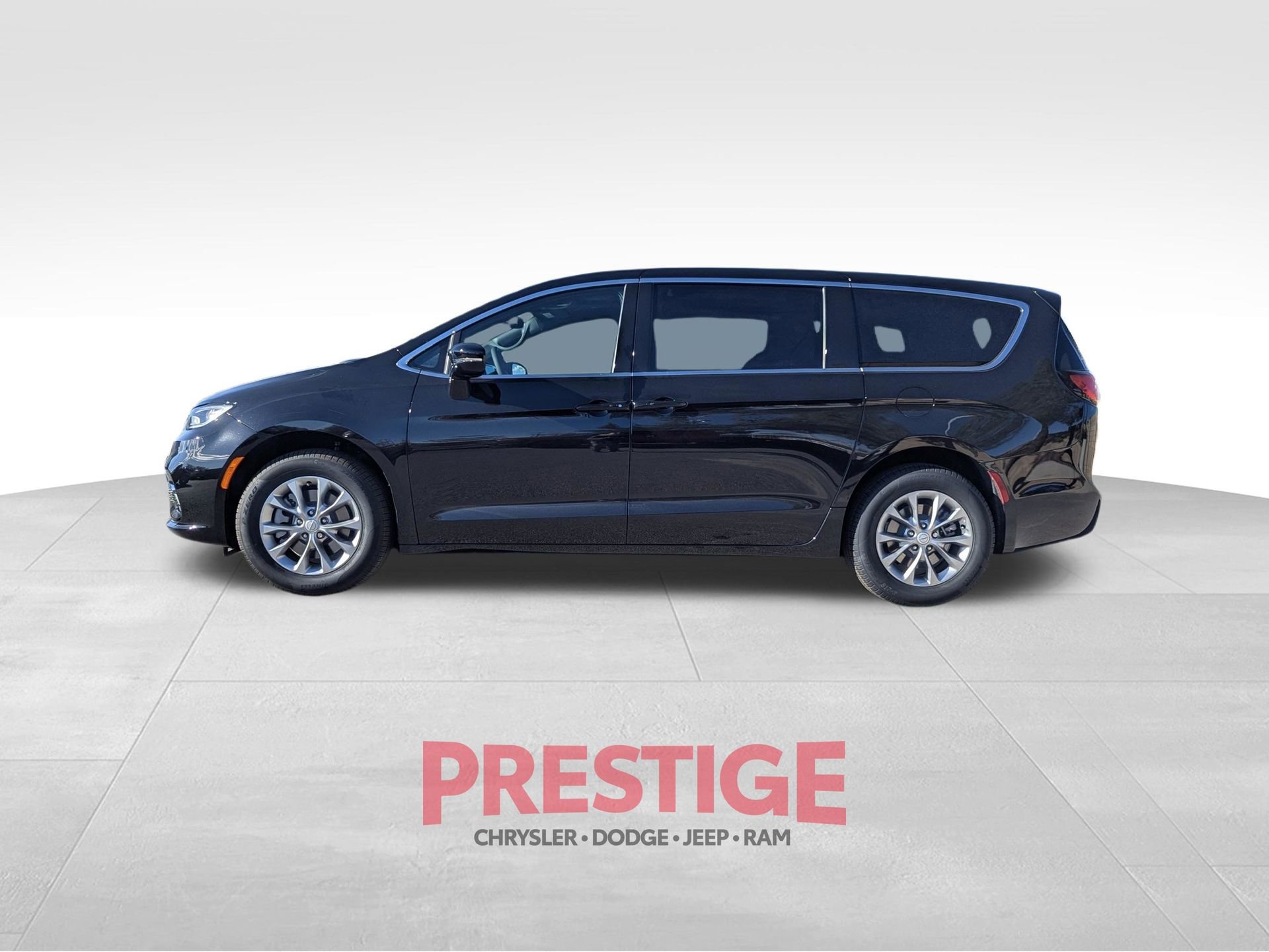 New 2026 Chrysler Pacifica Limited AWD/4WD image 10