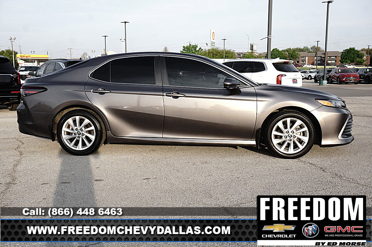 Used 2022 Toyota Camry LE image 38