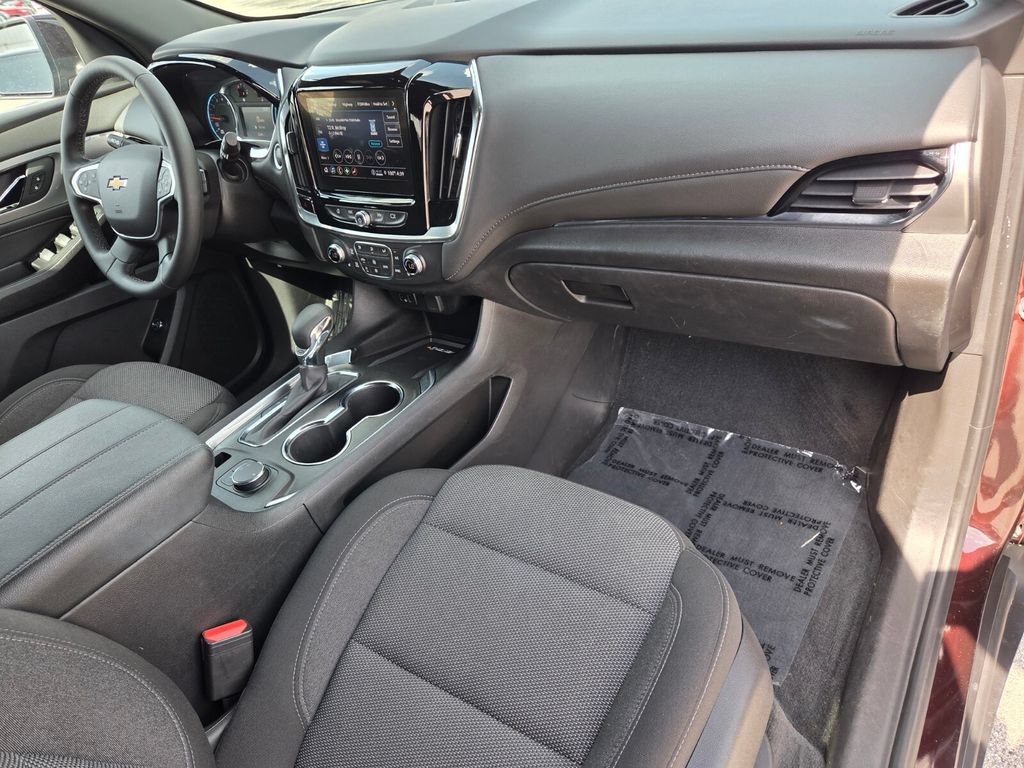 Used 2023 Chevrolet Traverse LT FWD image 19
