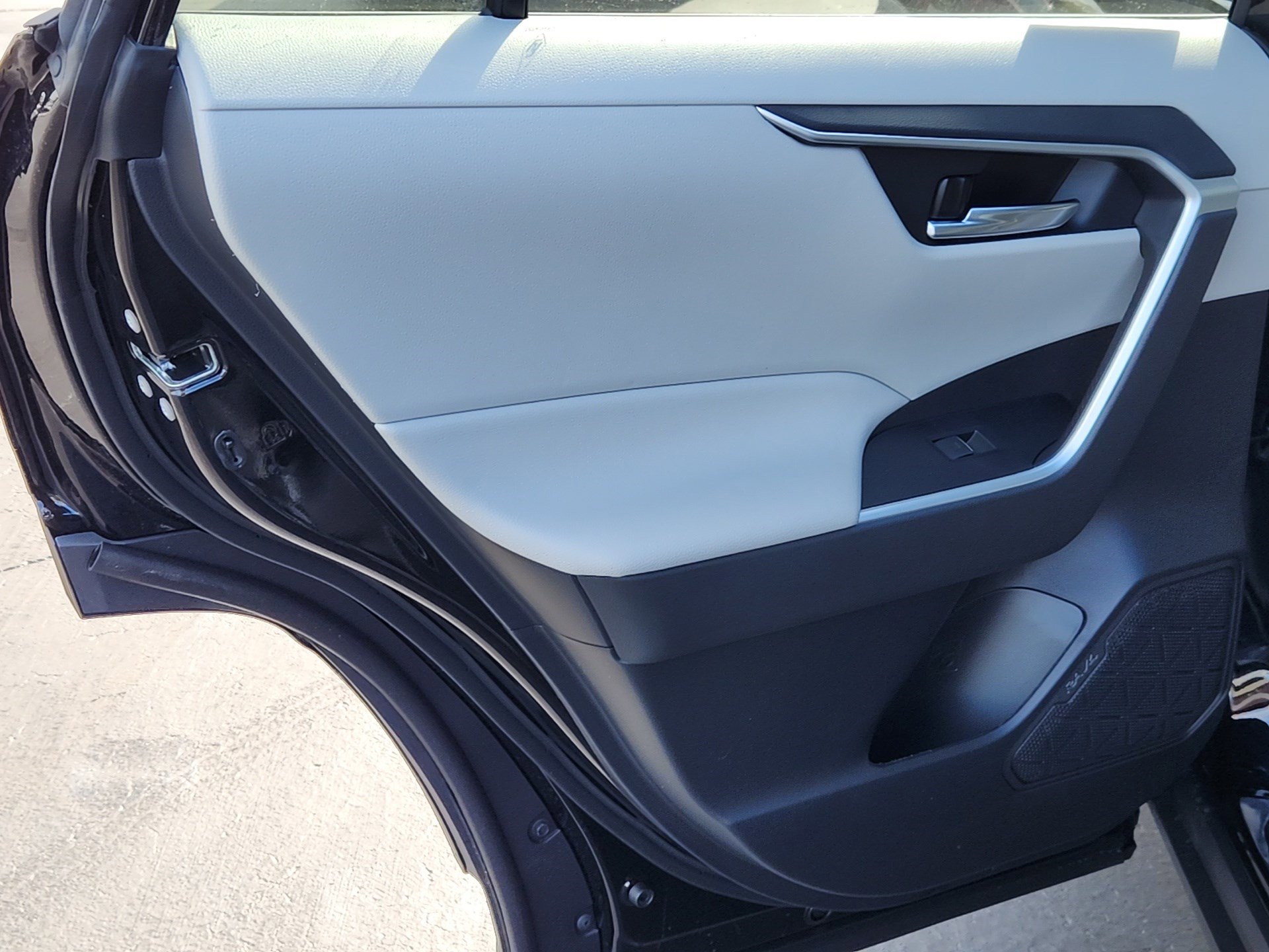 New 2025 Toyota RAV4 XLE image 23