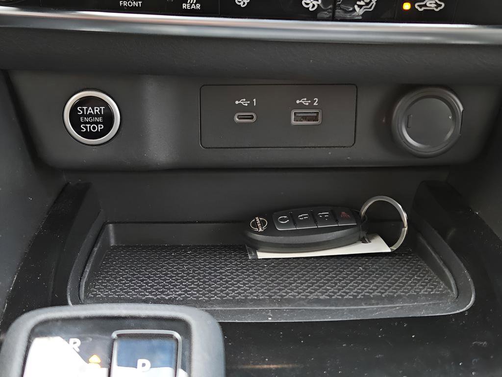 Used 2022 Nissan Rogue SV image 26