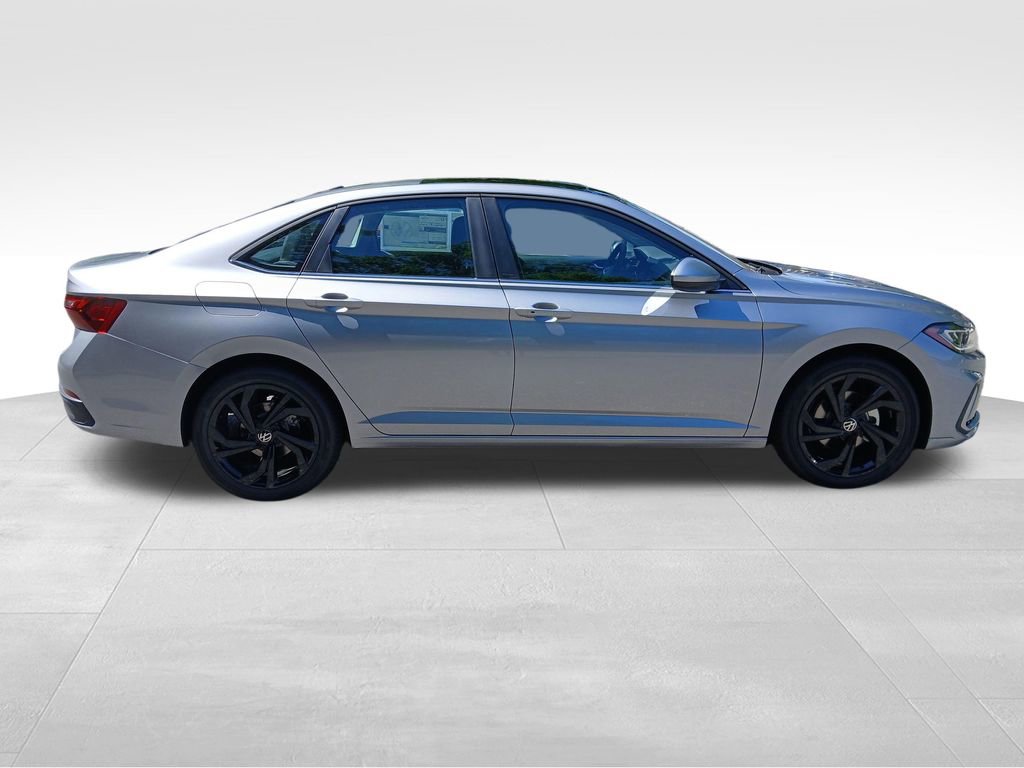 New 2026 Volkswagen Jetta SE FWD image 6