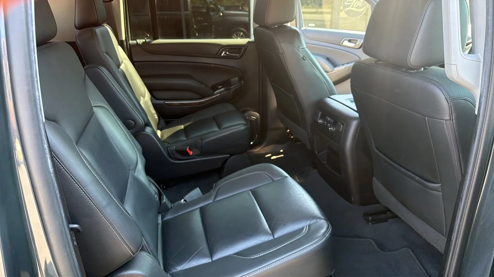 Used 2019 Chevrolet Suburban LT AWD/4WD image 13