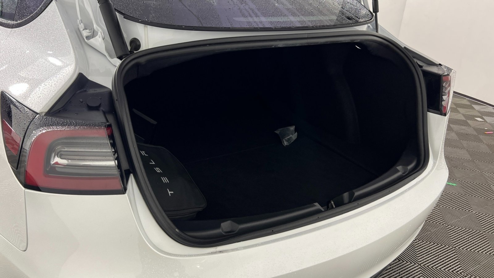 Used 2023 Tesla Model 3 Performance image 28