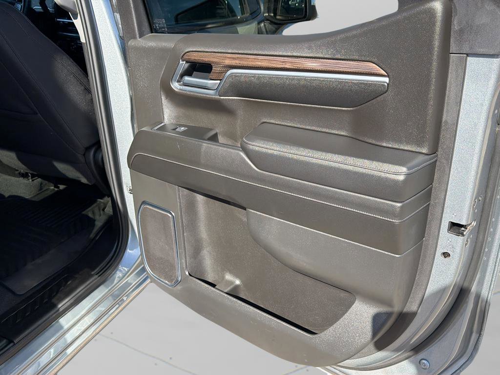 Used 2025 Chevrolet Silverado 1500 LT image 12
