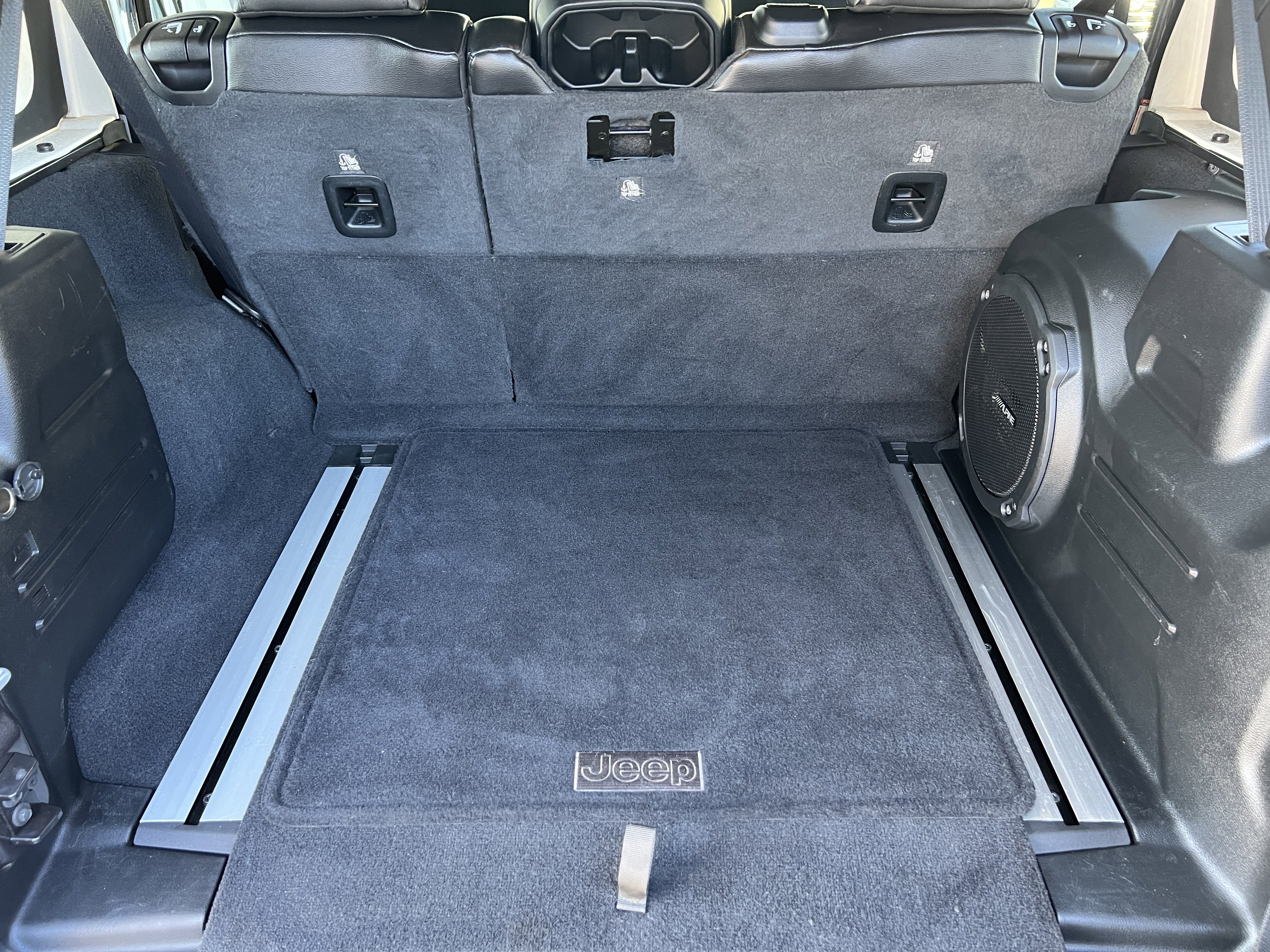 Used 2020 Jeep Wrangler Unlimited Rubicon w/ Uconnect 4C Nav & Sound Group image 18