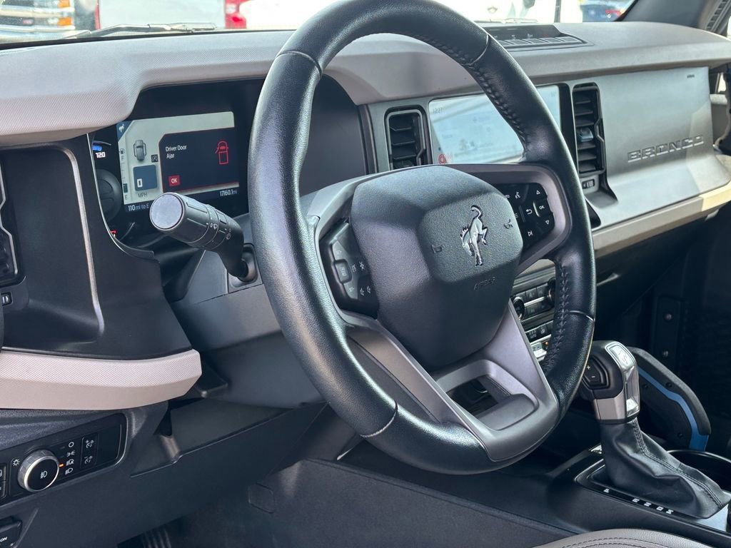 Used 2023 Ford Bronco Wildtrak image 8