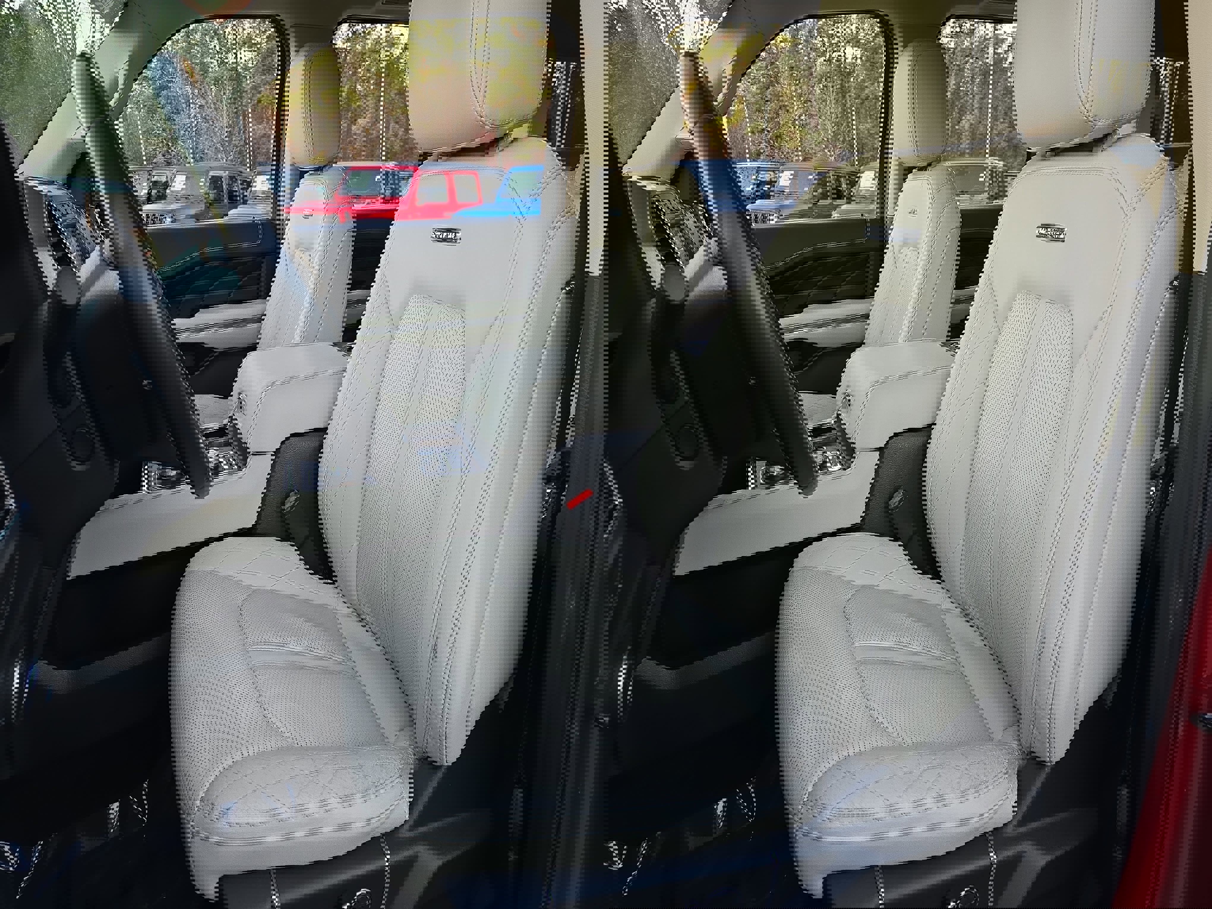 Used 2019 Ford Expedition Platinum image 18