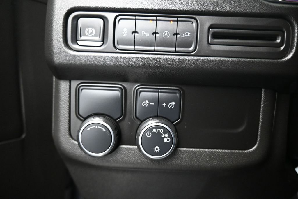 Used 2021 Chevrolet Suburban LT RWD image 20