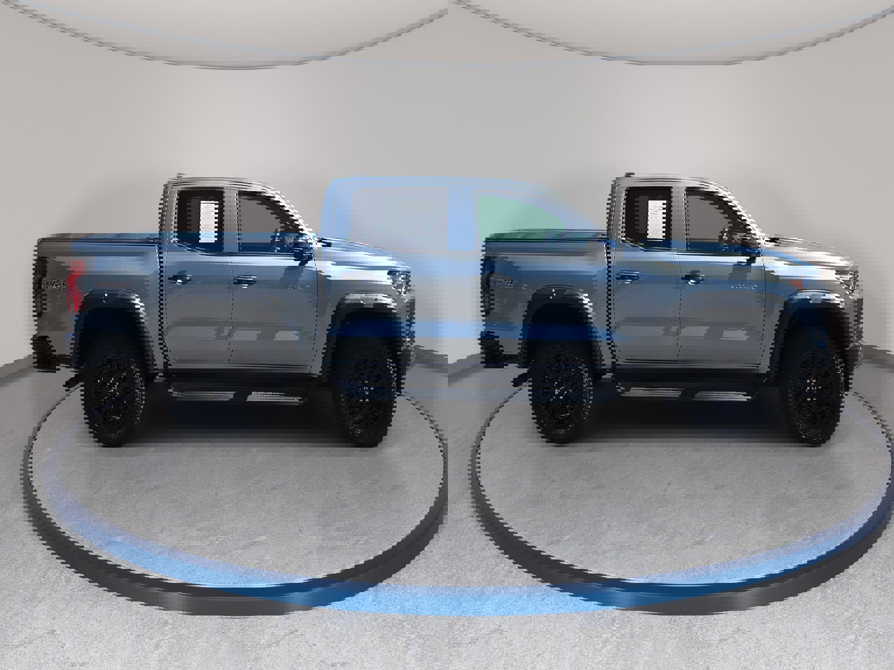 Used 2023 Chevrolet Colorado Trail Boss w/ Technology Package AWD/4WD image 4