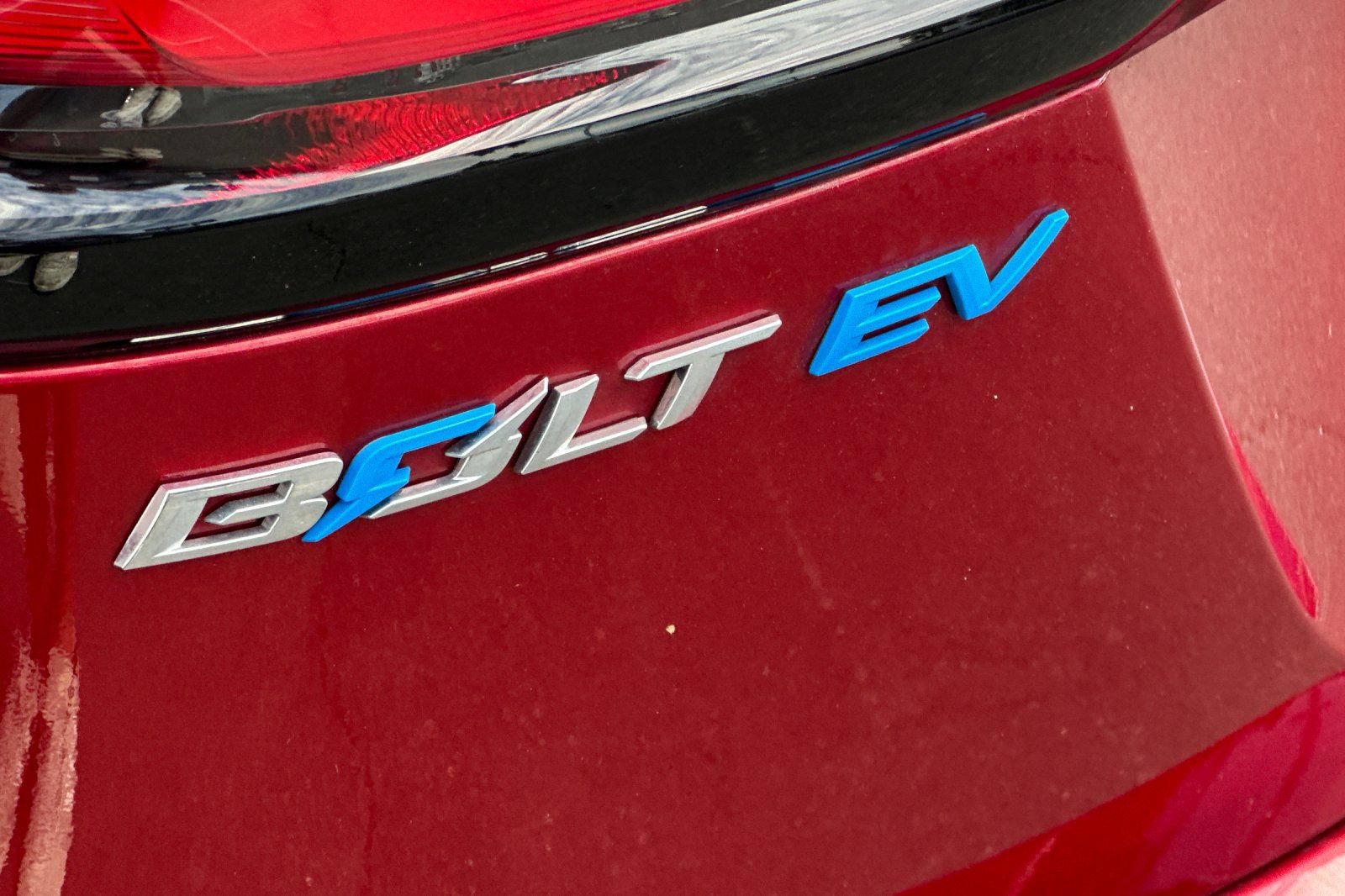 Used 2023 Chevrolet Bolt LT w/ Infotainment Package FWD image 47