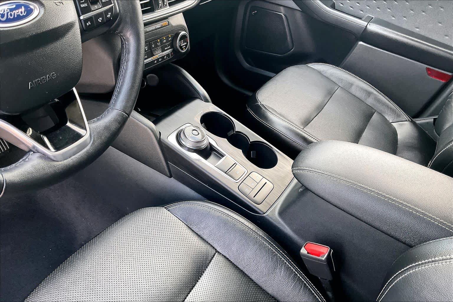 Used 2020 Ford Escape Titanium FWD image 16