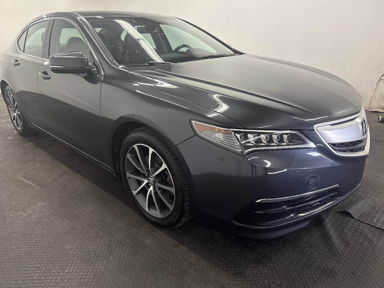Used 2015 Acura TLX V6 SH-AWD w/ Technology Pkg image 2