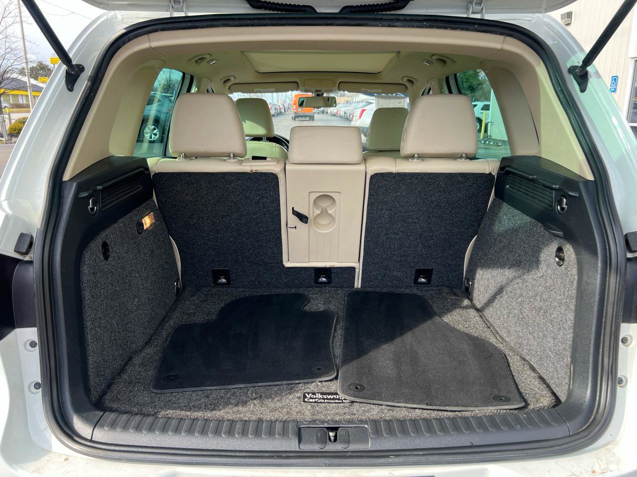 Used 2017 Volkswagen Tiguan SEL image 13