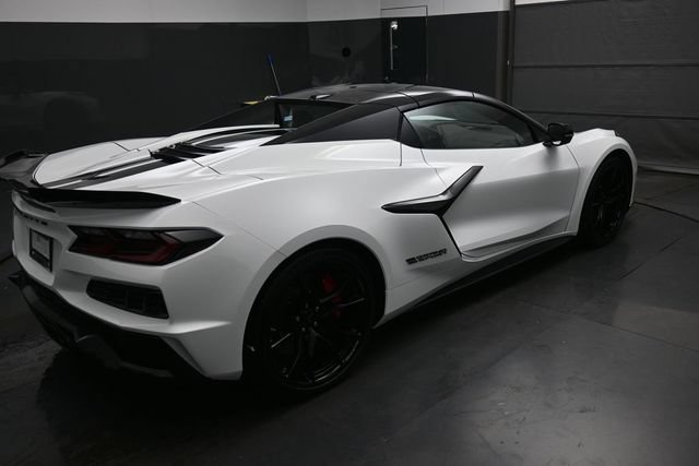 Used 2027 Chevrolet Corvette Grand Sport w/ Stealth Interior Trim Package RWD image 30