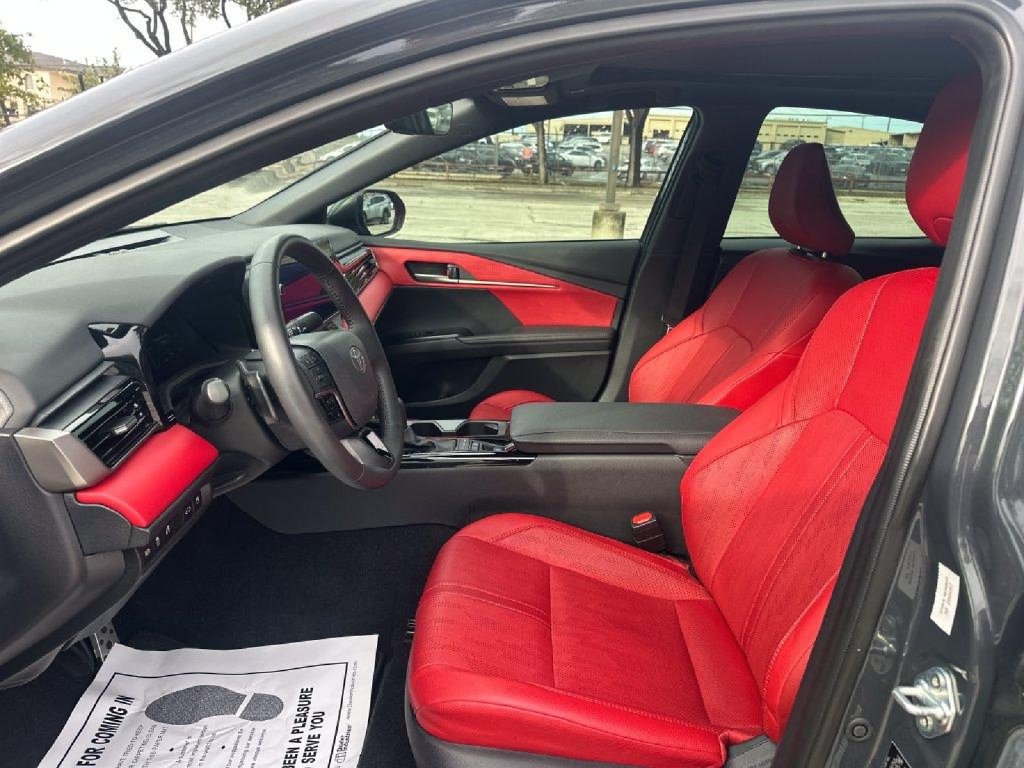Used 2025 Toyota Camry XSE FWD image 9