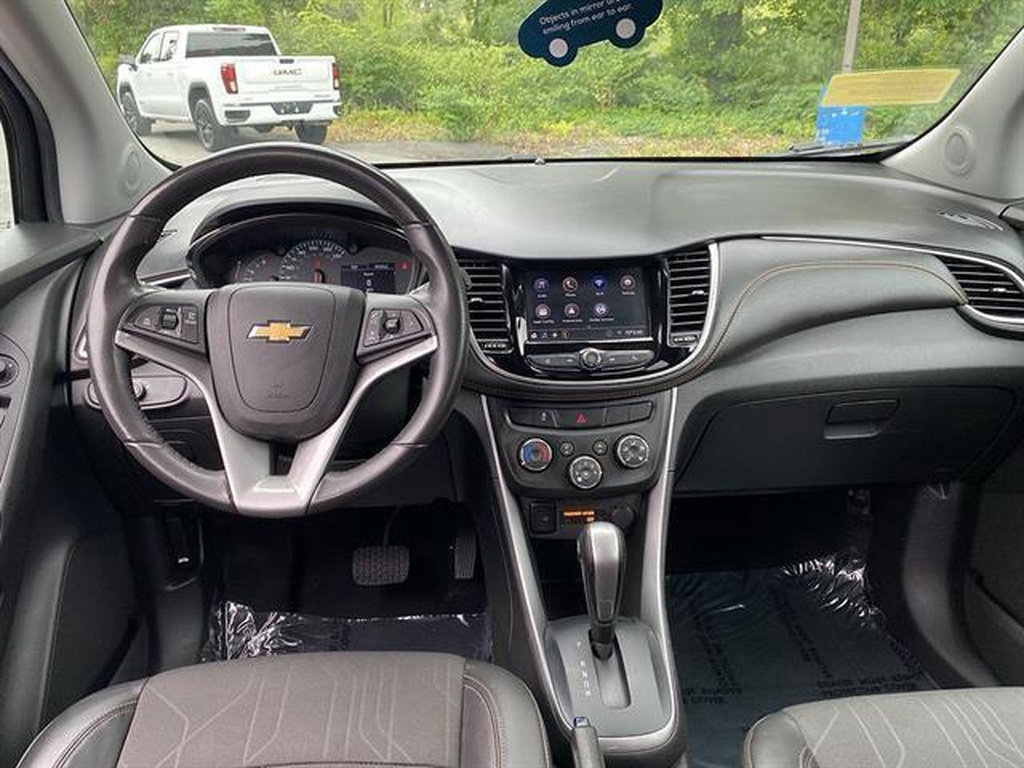 Certified 2022 Chevrolet Trax LT w/ LT Convenience Package AWD/4WD image 30