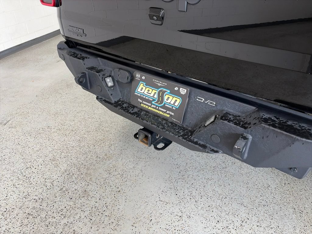 Certified 2023 Jeep Gladiator Mojave AWD/4WD image 10