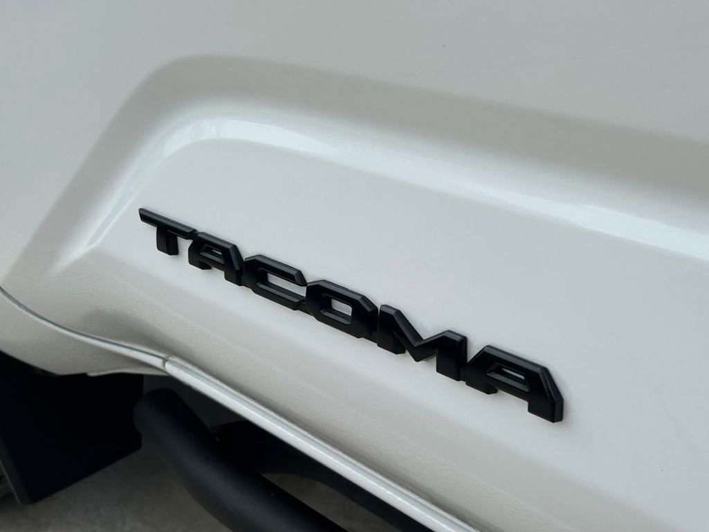 Used 2024 Toyota Tacoma TRD Off-Road AWD/4WD image 15