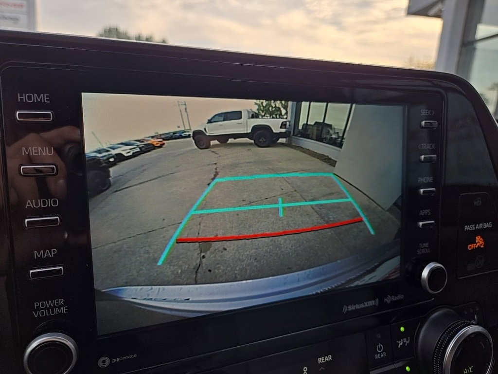 Used 2021 Toyota Highlander XLE image 56