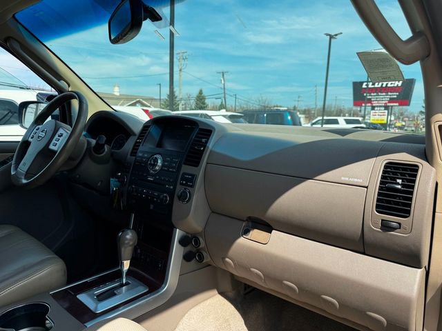 Used 2008 Nissan Pathfinder LE w/ Navigation Pkg AWD/4WD image 16