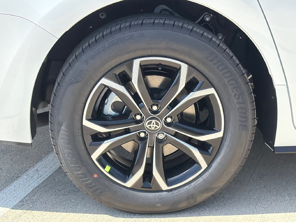 New 2026 Toyota Sienna Platinum AWD/4WD image 8