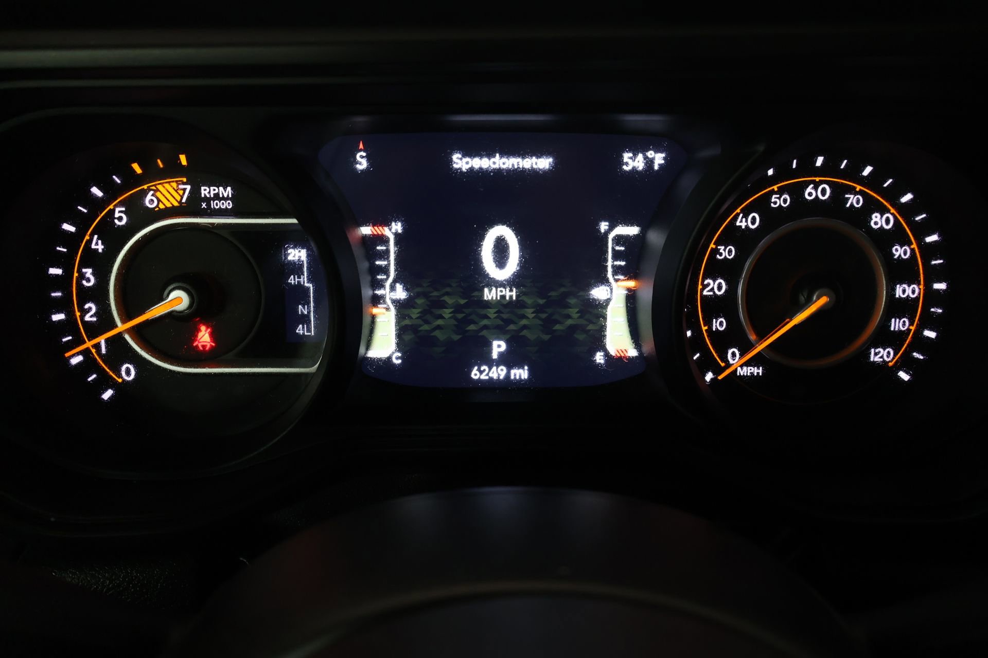 Used 2025 Jeep Wrangler Unlimited Sahara AWD/4WD image 4