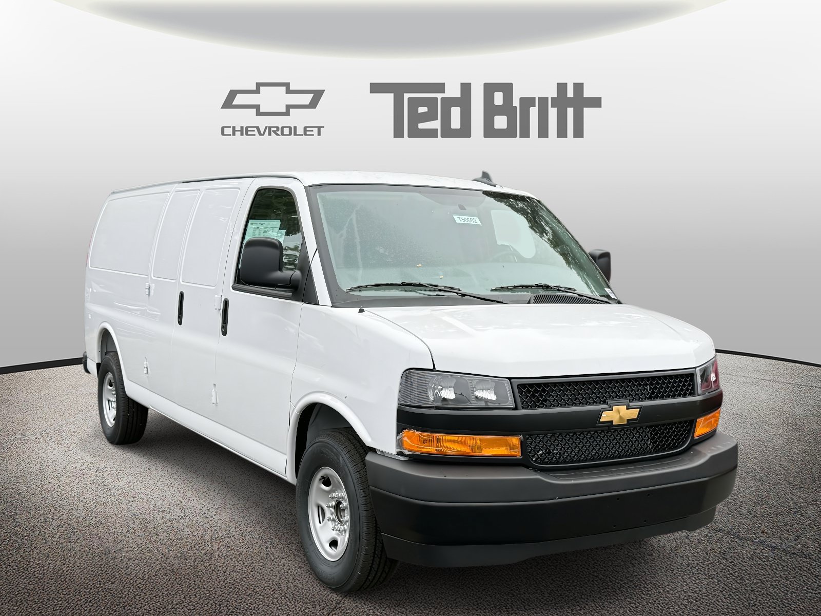 New 2025 Chevrolet Express 3500 Extended RWD image 3
