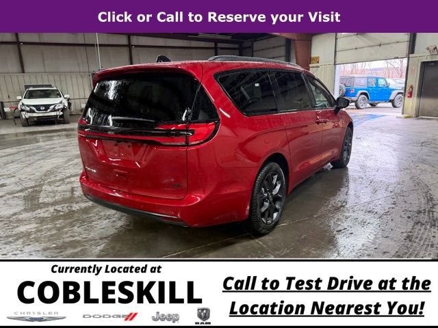 New 2026 Chrysler Pacifica Select w/ S Appearance Package image 4