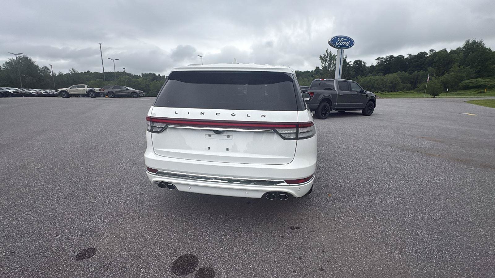 Used 2024 Lincoln Aviator Black Label AWD/4WD image 5