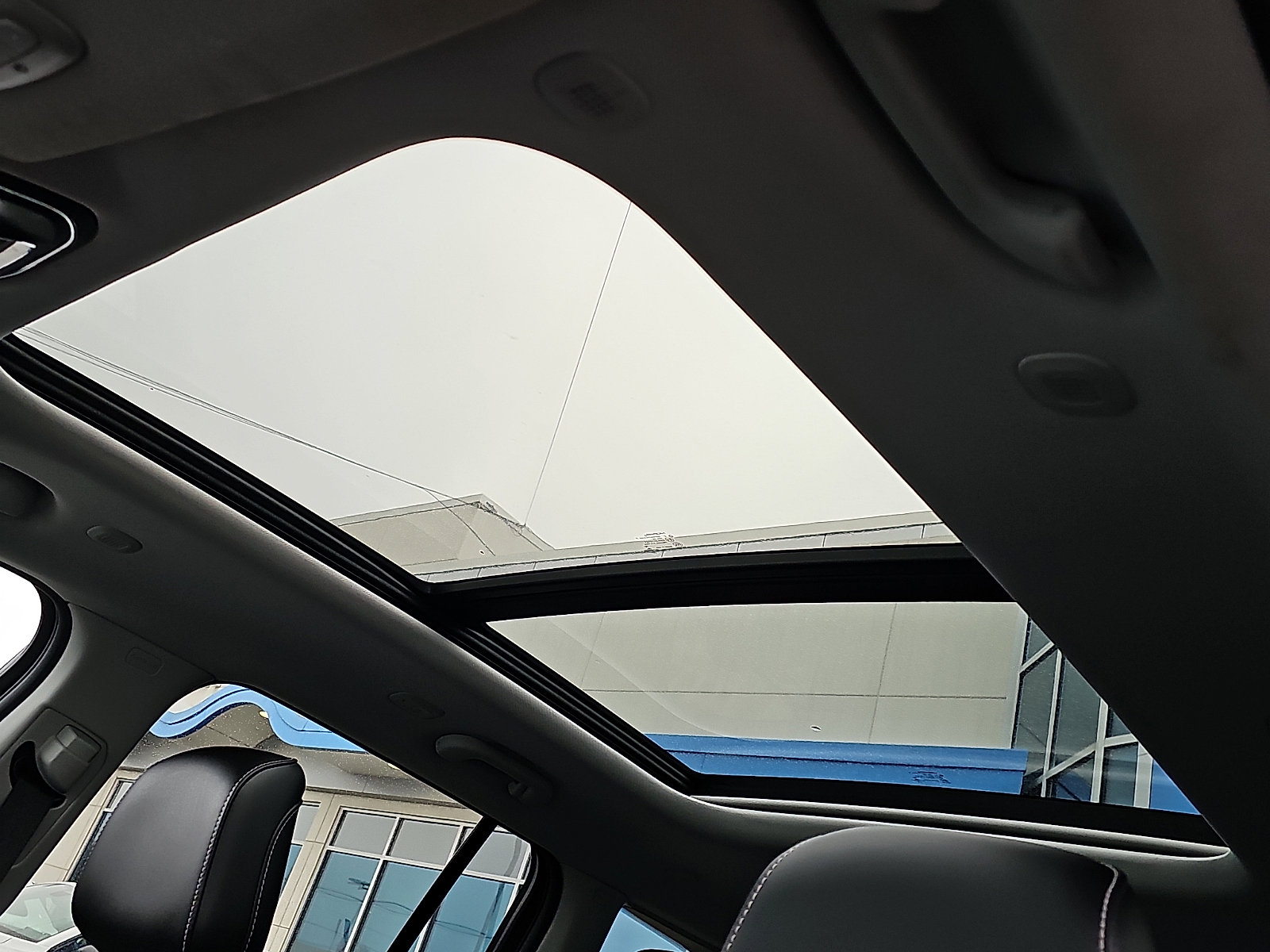 Used 2023 Jeep Grand Cherokee Limited image 15